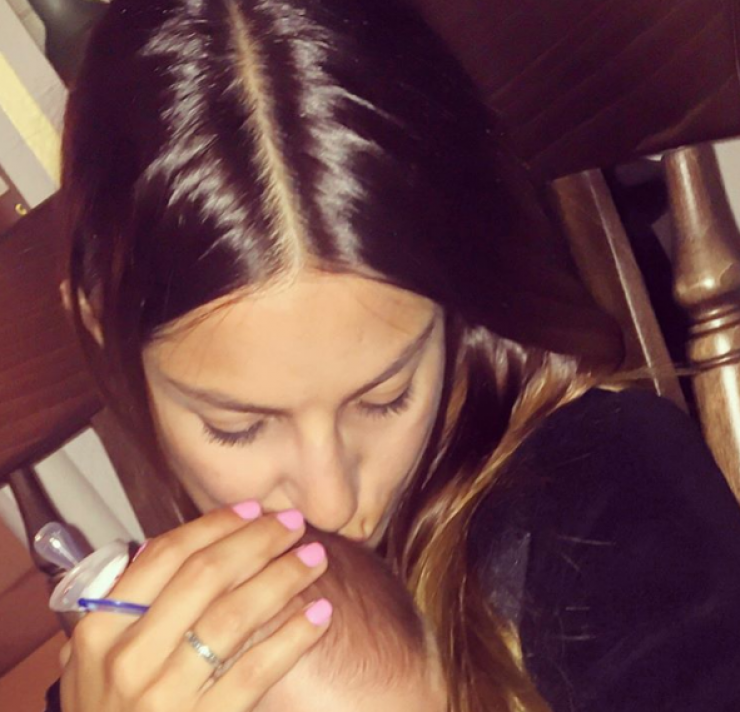 Κωνσταντίνα Ευριπίδου: Η φωτογραφία που ανήρτησε να θηλάζει την Αριάδνη της!