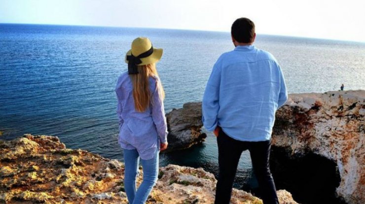 Ζευγάρι της κυπριακής τηλεόρασης απόλαυσε τις διακοπές του στη Θάσο