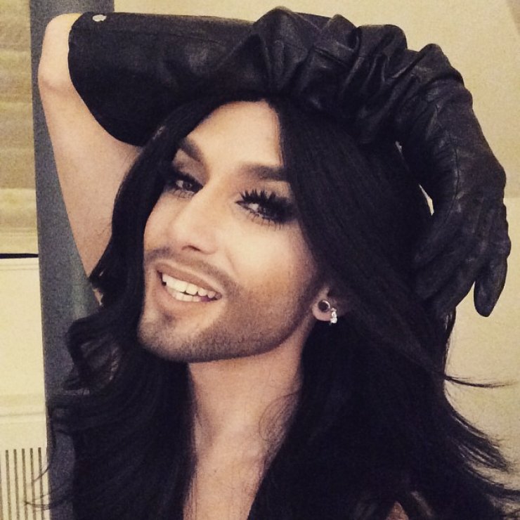 Conchita: Φωτογραφίζεται ημίγυμνη στο μπάνιο της!