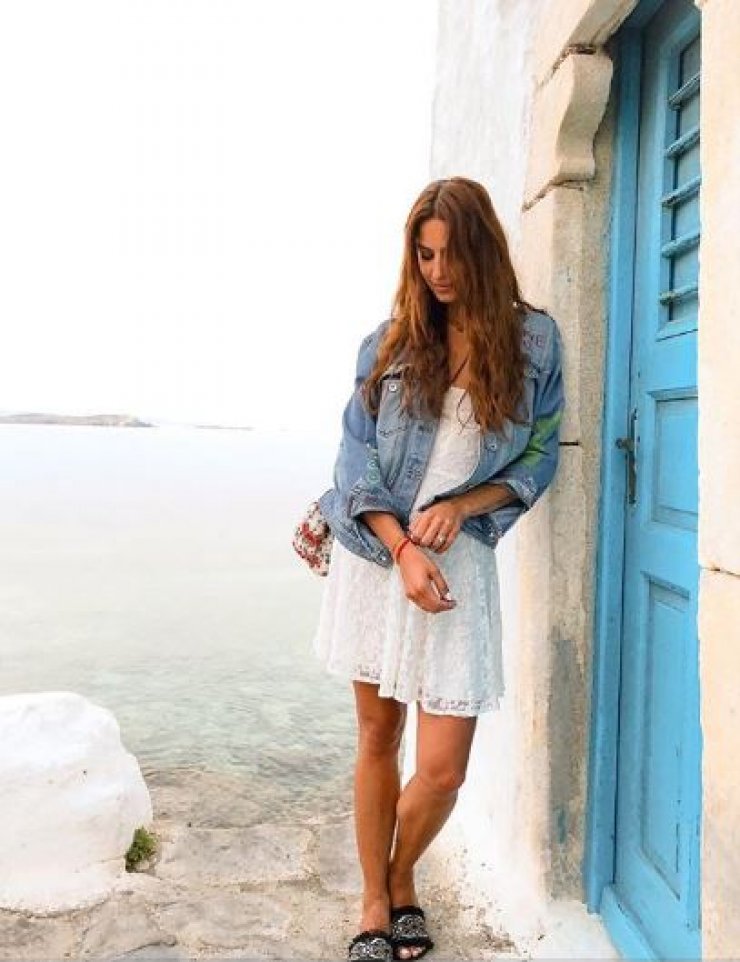 Κωνσταντίνα Ευριπίδου: Κούκλα χωρίς ίχνος μακιγιάζ! [εικόνα]