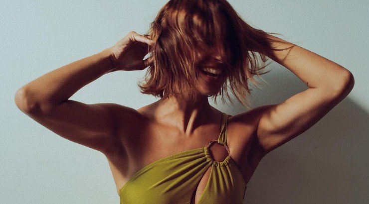 Κωνσταντίνα Ευριπίδου: Φωτογραφίζεται με μπικίνι και στέλνει powerful μήνυμα κατά του body shaming!