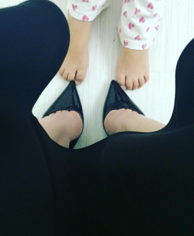 Κύπρια παρουσιάστρια με την κόρη της στην εκπομπή! [βίντεο]