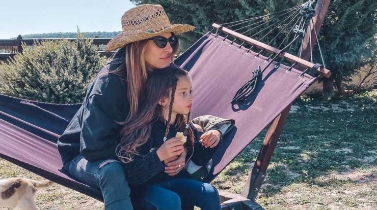 Κωνσταντίνα Ευριπίδου: Πρωινή γυμναστική πλάι – πλάι με την κόρη της, Αριάδνη! [βίντεο]