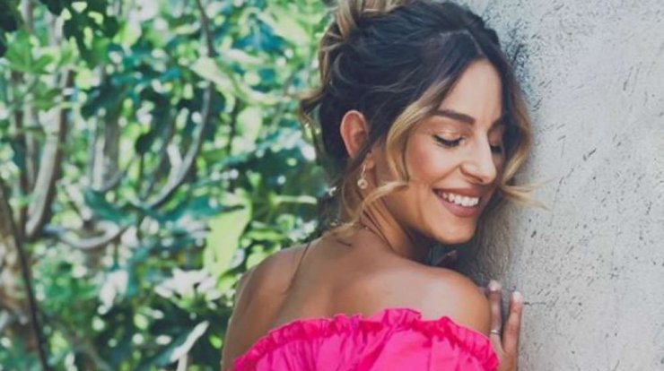 Κωνσταντίνα Ευριπίδου: Εντυπωσιάζει με τα καλλίγραμμά της πόδια σε παραλία της Λεμεσού!