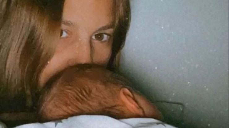 Κωνσταντίνα Ευριπίδου: Τα τρυφερά στιγμιότυπα ενώ θηλάζει τον γιο της Νικόλα!