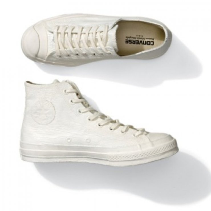 Η Converse συνεργάζεται με τον οίκο Maison Martin Margiela 