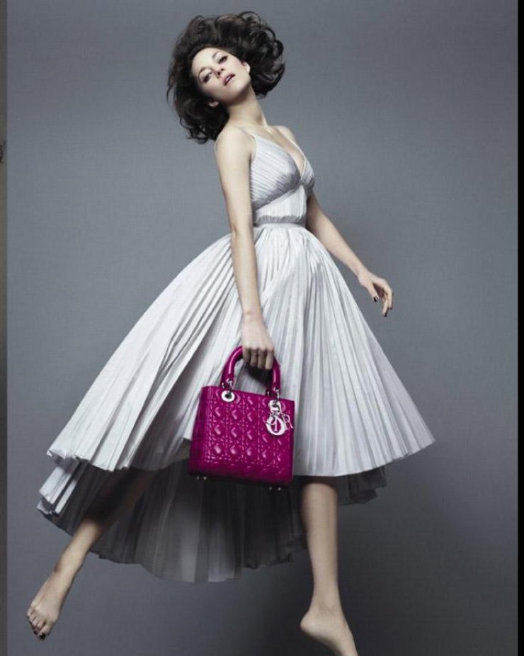 H Marion Cotillard με Lady Dior 
