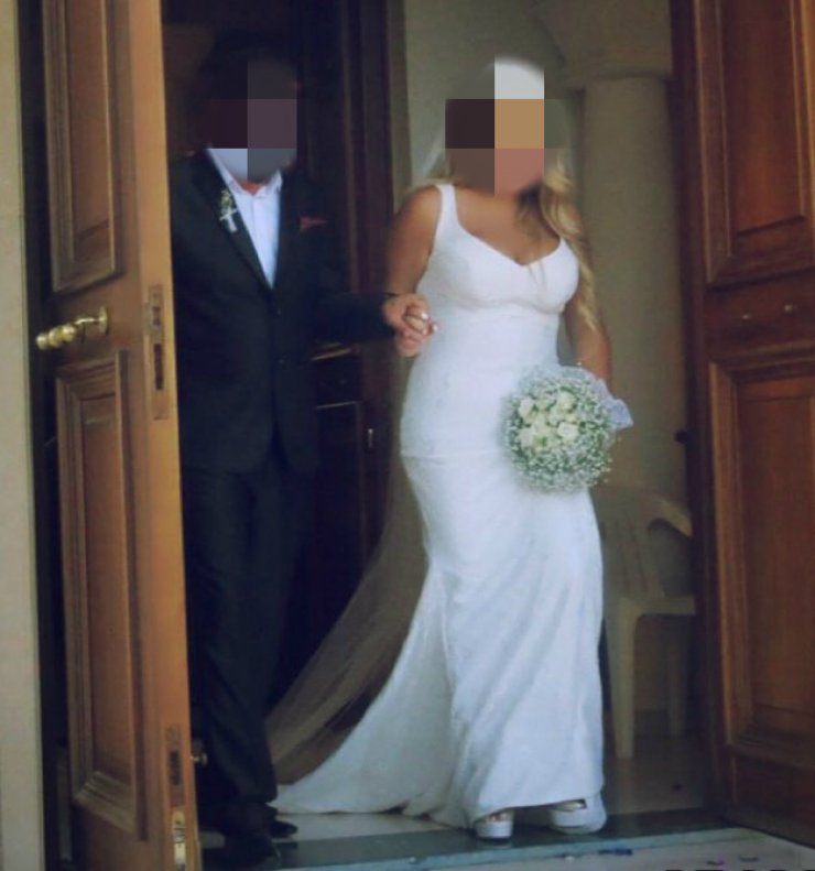 Επώνυμη Κύπρια ανέβηκε τα σκαλιά της εκκλησίας!