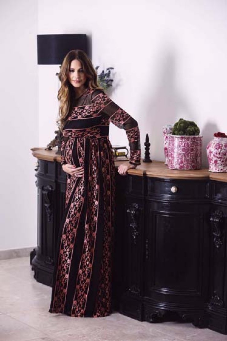 Κωνσταντίνα Ευριπίδου: Η φωτογραφία με τα δώρα και το παιδικό καροτσάκι!