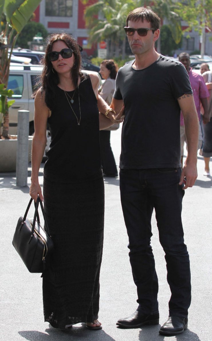 Νέος έρωτας για διάσημη ηθοποιό [εικόνες]