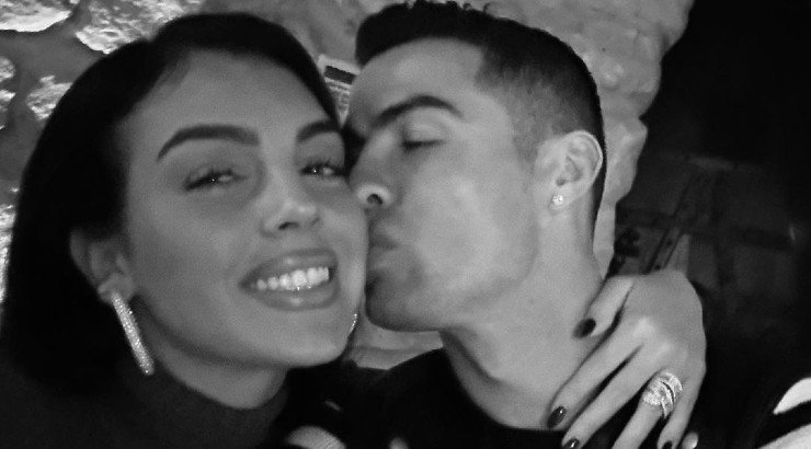 Cristiano Ronaldo – Georgina Rodriguez: Τα πρώτα οικογενειακά στιγμιότυπα στο νέο τους “σπίτι”