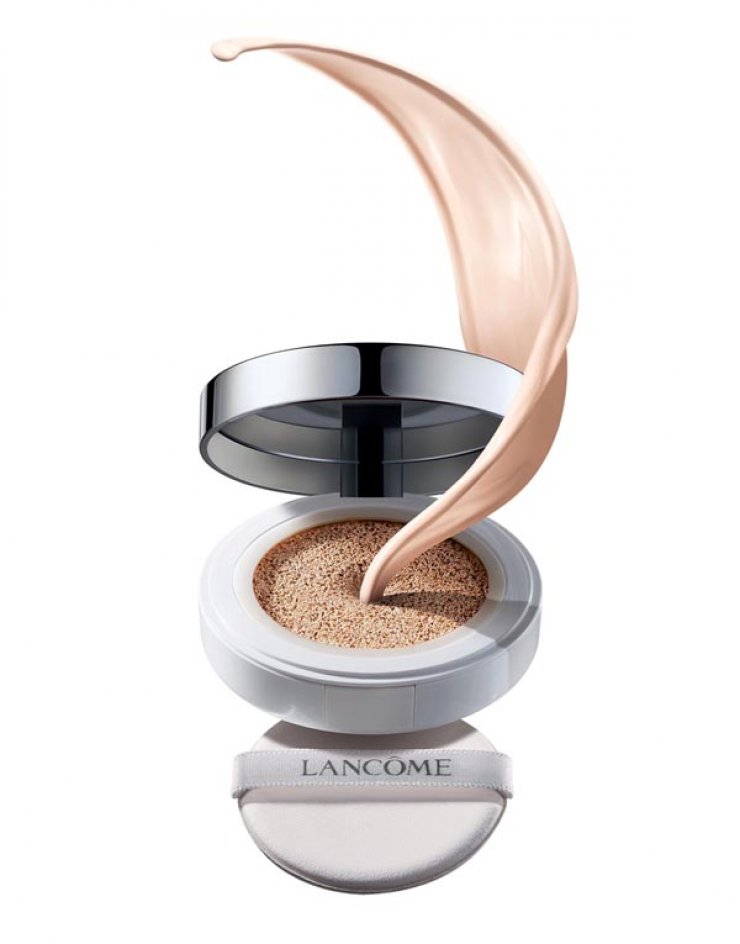 Miracle Cushion: Υγρό φον ντε τεν σε συσκευασία compact 