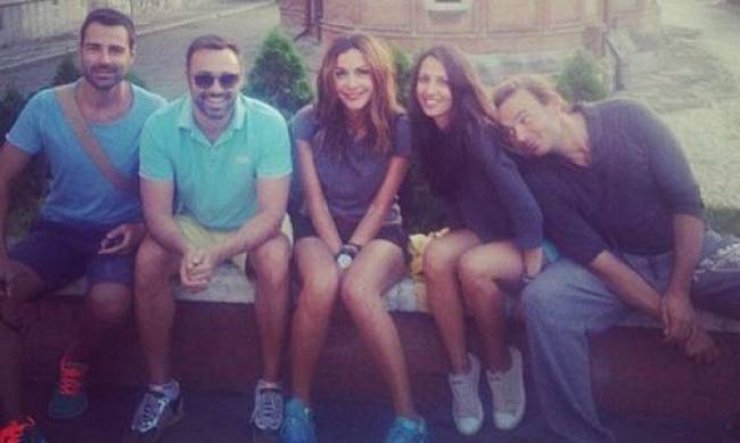 Βανδή-Καπουτζίδης: Περιμένοντας το λεωφορείο!