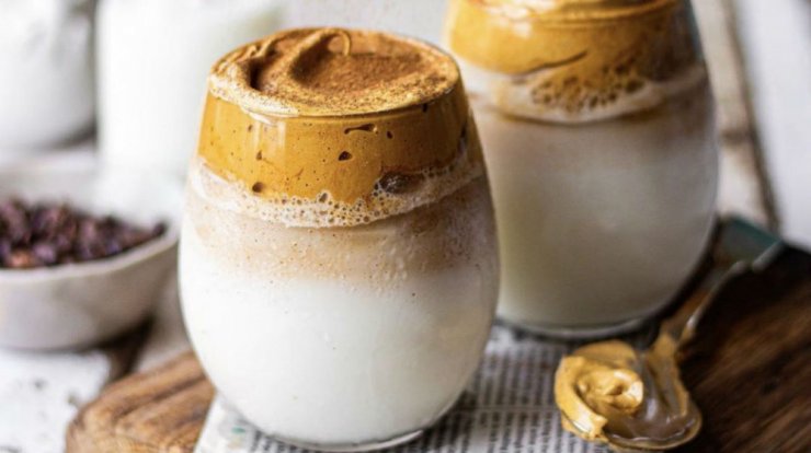 Όλα όσα θέλετε να γνωρίζετε για τον dalgona coffee που κάνει χαμό στα social media στην καραντίνα!