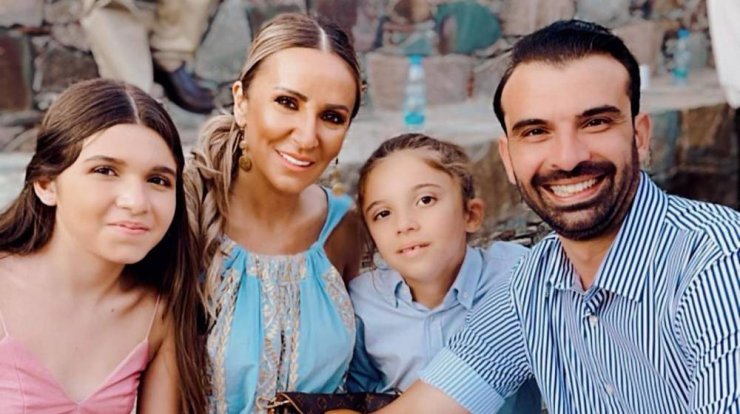 Γιώτα Δαμιανού: Το πιο παιχνιδιάρικο οικογενειακό στιγμιότυπο από τις διακοπές τους στη Χαλκιδική!