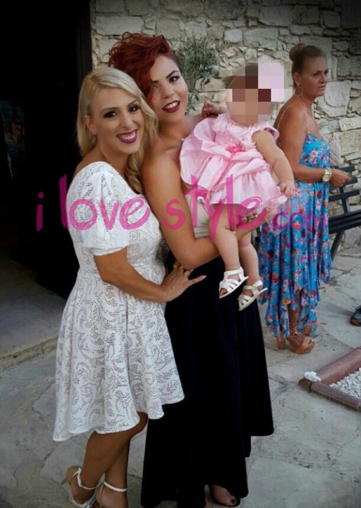 Δανάη Χρίστου: Το φωτογραφικό άλμπουμ της βάπτισης της κόρης της