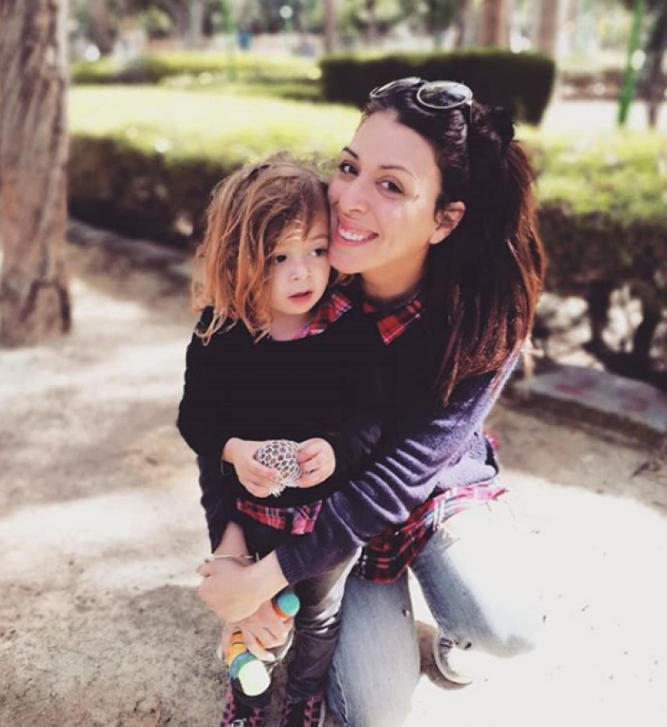 Super cute! Η κόρη της Δανάης Χρήστου με ροζ μαλλιά!
