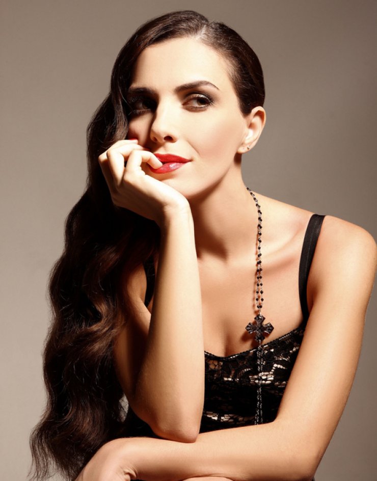 Η Φωτεινή Δάρρα ερμηνεύει Μίκη Θεοδωράκη [στο Παλλάς]