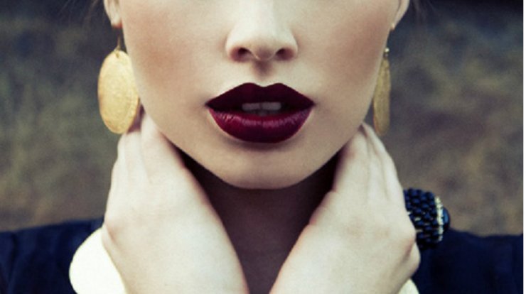 5 κραγιόν για dark red χείλη