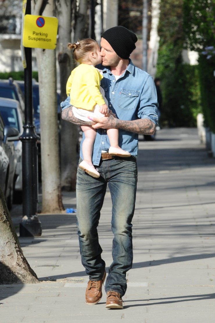 Αγκαλίτσες και φιλάκια στο Notting Hill!