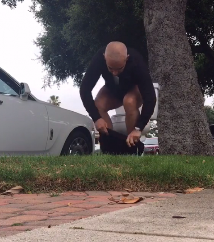 Επώνυμος Κύπριος τα κατέβασε στην μέση του δρόμου και έκανε την ανάγκη του!