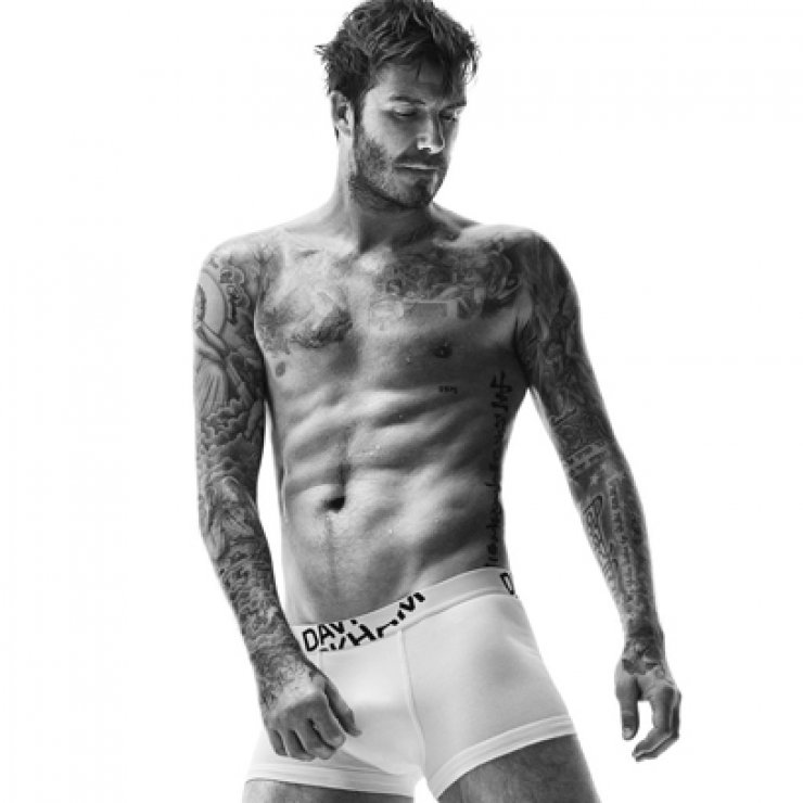 Ο David Beckham ξανά ημίγυμνος για χάρη της H&M