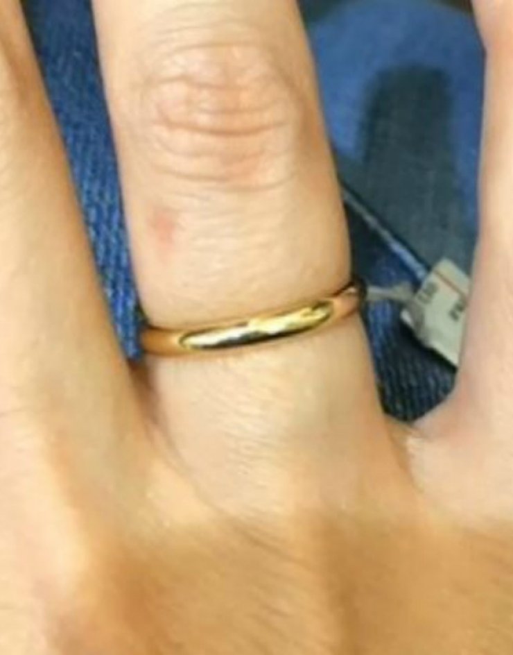 Αυτό είναι το δαχτυλίδι του γάμου κοσμικού ζευγαριού της ελληνικής showbiz!