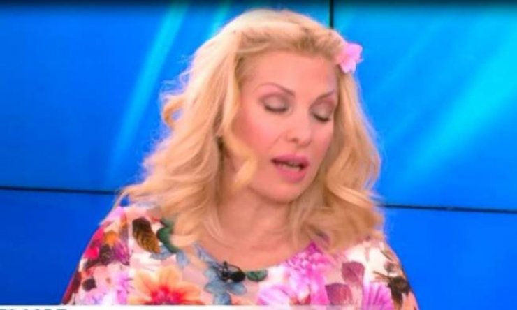  Η Ελένη Μενεγάκη ένιωσε ότι καταρρέει κατά τη διάρκεια της εκπομπής της! [video]