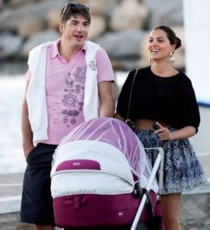  Η Σταματίνα Τσιμτσιλή με μαγιό τρεις μήνες μετά τη γέννηση της κόρης της