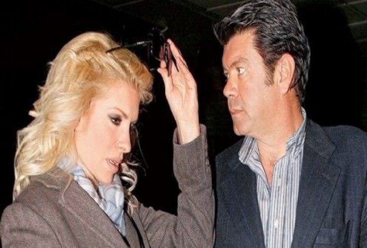 Άρον άρον στην Αθήνα η Μενεγάκη! Η Ελένη σε κατάσταση πανικού λόγω... Λάτσιου!