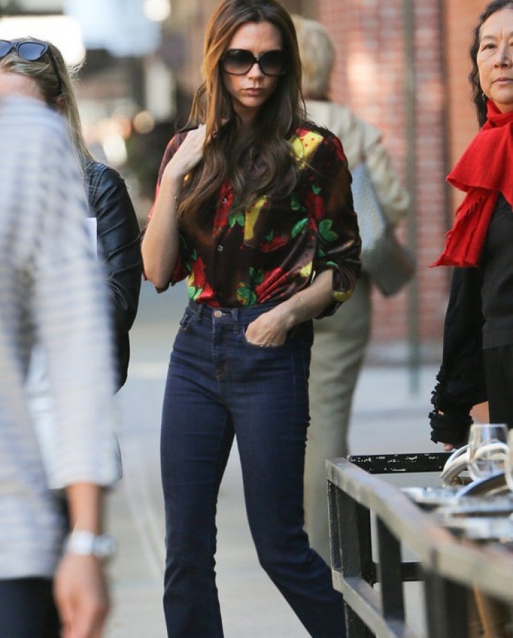 Παντελόνι καμπάνα: Πώς να το φορέσεις σωστά