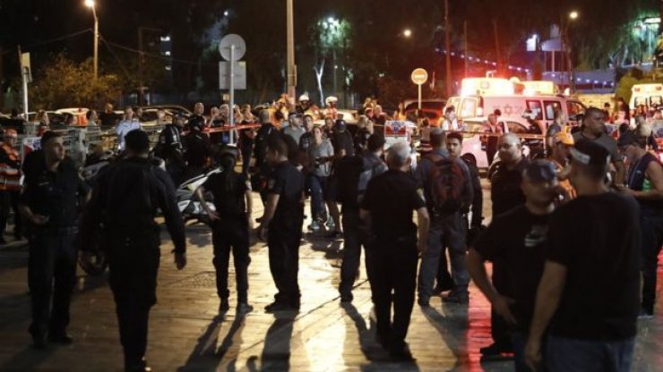 Τέσσερις οι νεκροί από το μακελειό στο κέντρο του Τελ Αβίβ 