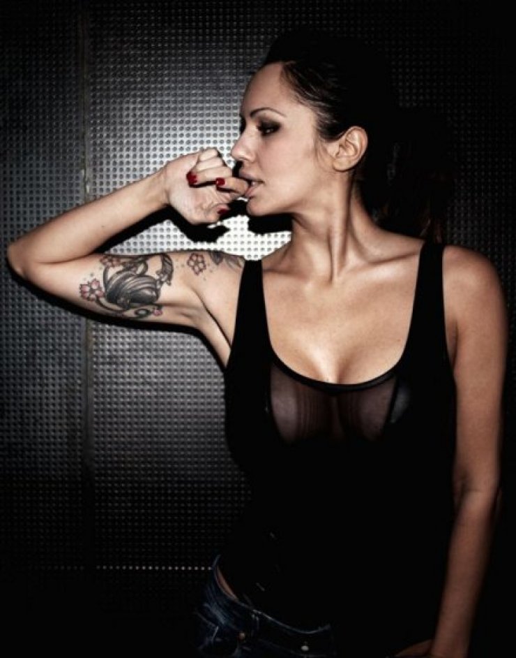 Η εκθαμβωτική Ιταλίδα Deborah De Luca στα decks του Ammos