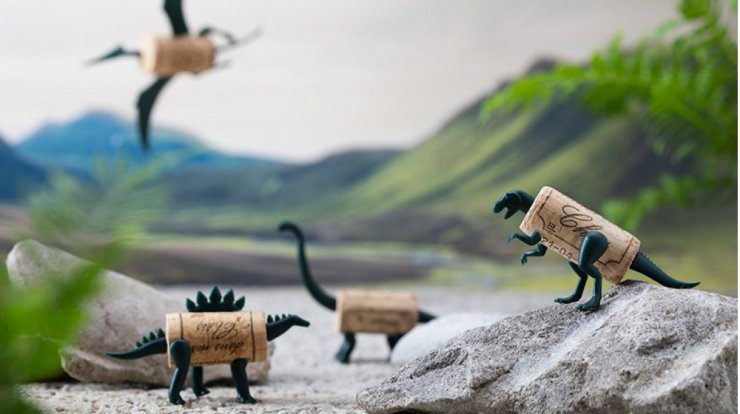 Δεινόσαυροι από φελλό είναι η νέα πρόταση της Monkey Business