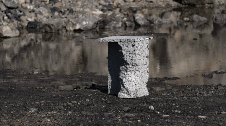 Μεταλλικά έπιπλα "Moon Rock"