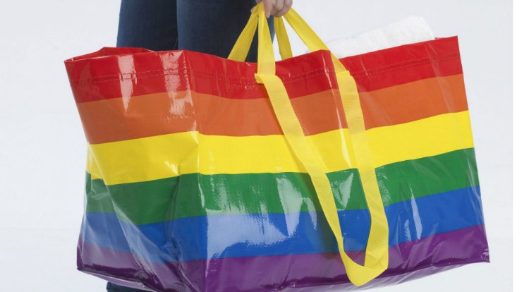 Η εμβληματική τσάντα της IKEA σε νέα εκδοχή