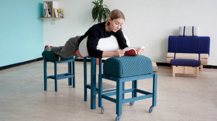 Μια συλλογή επίπλων ειδικά φτιαγμένη για όσους θέλουν να δουλεύουν… ξαπλωτοί!