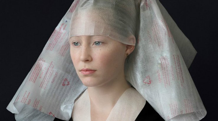 Ανακυκλώσιμα είδη πακεταρίσματος μετατρέπονται σε αναγεννησιακά ενδύματα