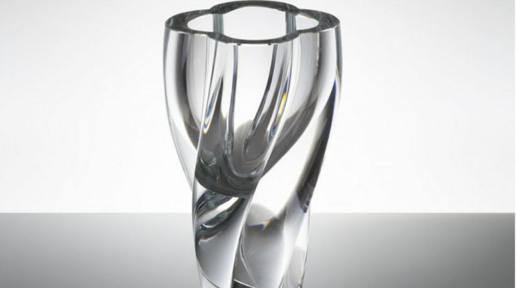 Το μονόγραμμα της Louis VuItton σε βάζο