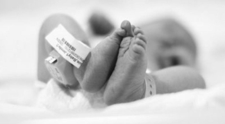 Ζευγάρι του νησιού υποδέχθηκε στη ζωή το πρώτο του μωράκι!