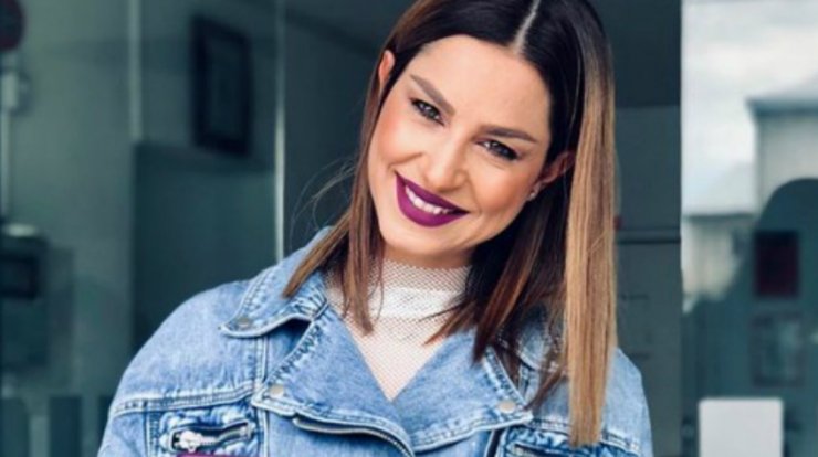 Η Κωνσταντίνα Ευριπίδου σου δείχνει πως να φορέσεις το jacket της άνοιξης