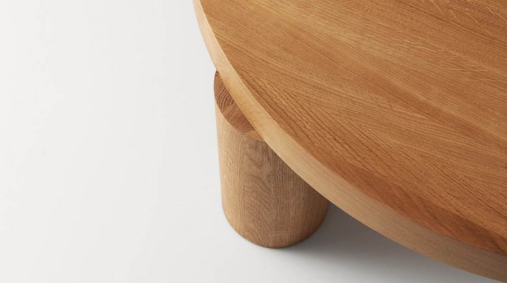 Τραπέζι από συμπαγές ξύλο και ακανόνιστα άκρα