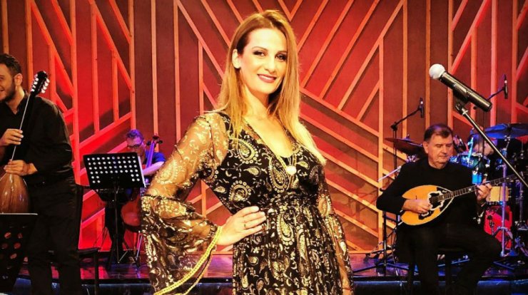 Η Δέσποινα Ολυμπίου συγκλονίζει: "Απέβαλα και αιμορραγούσα όταν βγήκα πάνω στη σκηνή" [βίντεο]