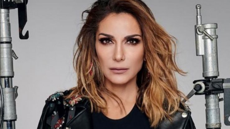 Δέσποινα Βανδή: Δείτε που τη συνάντησε ο φωτογραφικός φακός με τον σύζυγο και την κόρη της [εικόνες]