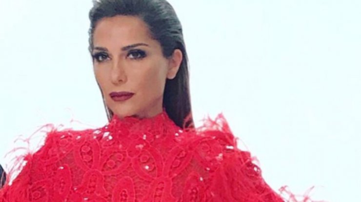 Και όμως! Η Δέσποινα Βανδή παραδέχτηκε δημόσια ότι έχει κρατήσει τσάντα… μαϊμού! 