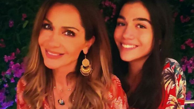 Δέσποινα Βανδή: Γιόρτασε τα γενέθλιά της με αγαπημένους της φίλους! [εικόνες]