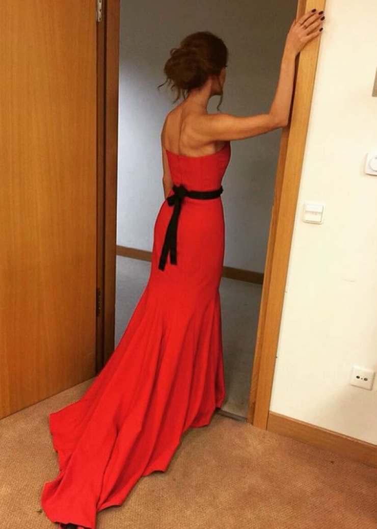 Επώνυμη Κύπρια ανεβαίνει τα σκαλιά της εκκλησίας;