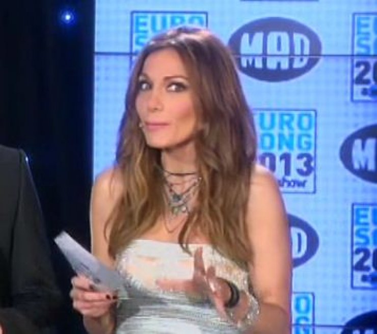 Πως έκριναν οι επώνυμοι την Δέσποινα Βανδή ως... παρουσιάστρια!