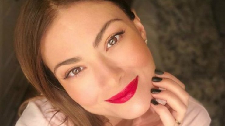 Δεν θα πιστεύετε το μέγεθος και το σχέδιο της τούρτας για τα γενέθλια της Δέσποινας Καμπούρη [εικόνες & βίντεο]