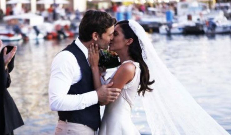 Αποστόλης Τότσικας: Σε τρυφερά φιλιά με την γυναίκα που χώρισε Αντρέα Γεωργίου και Ελευθερία